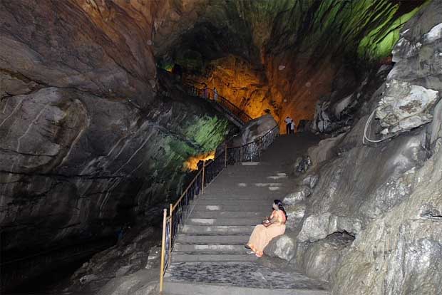 Araku Borra Caves Tour